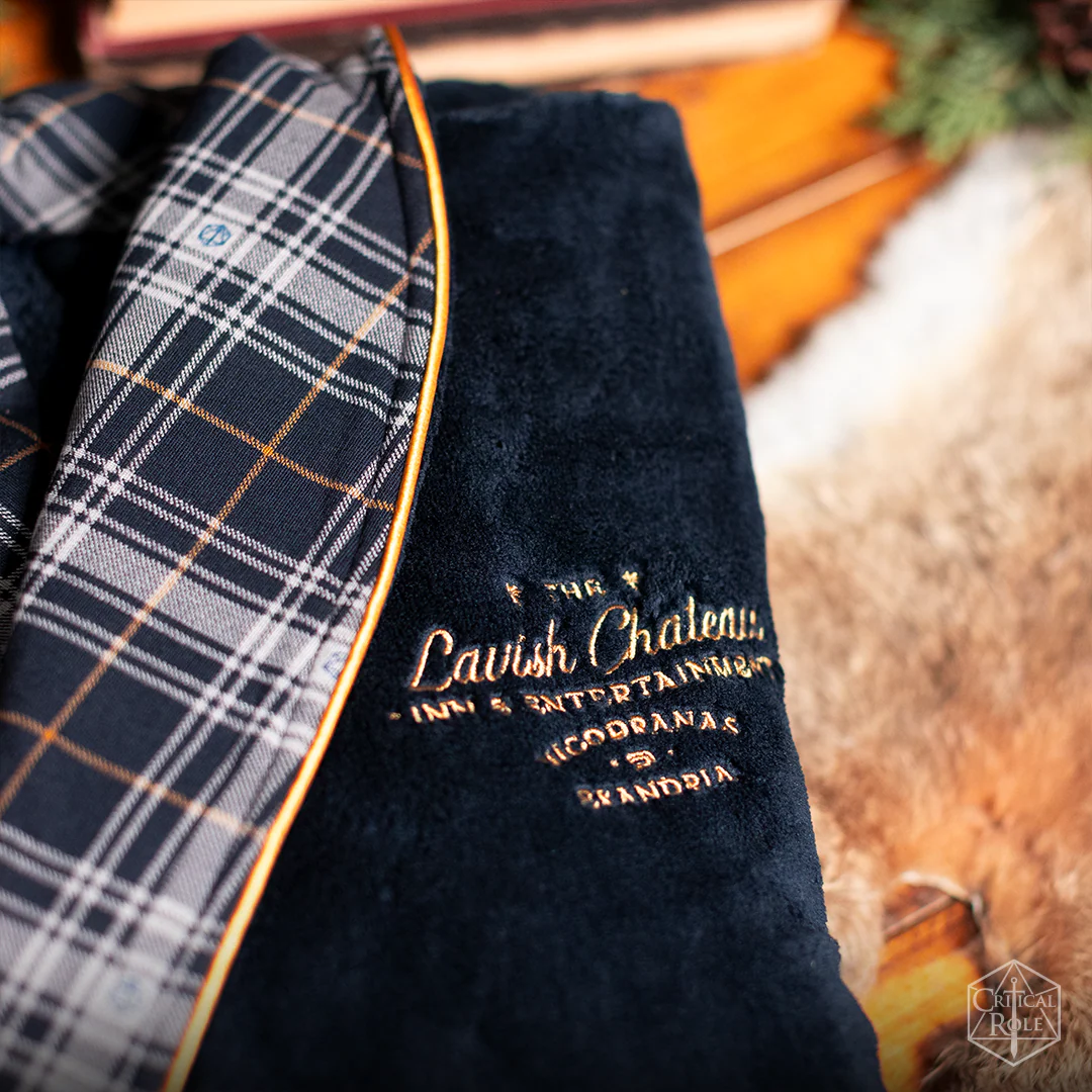 Lavish Chateau Bathrobe - Image 10