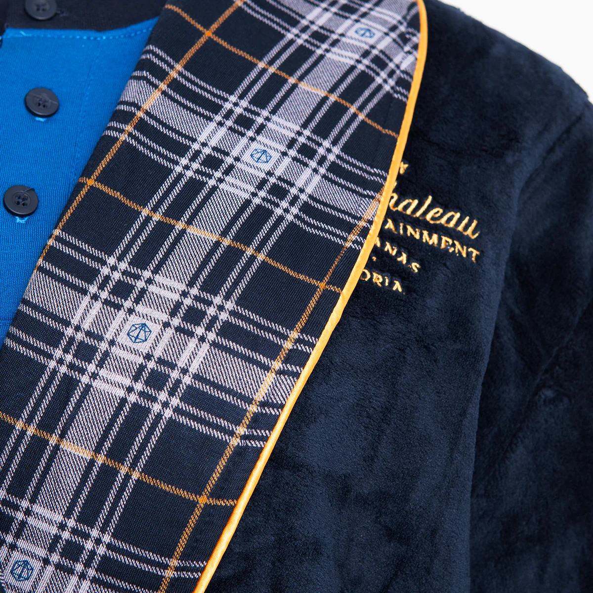 Lavish Chateau Bathrobe - Image 12